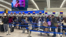 Транспортен хаос: Авиокомпании отменят полети във Великобритания